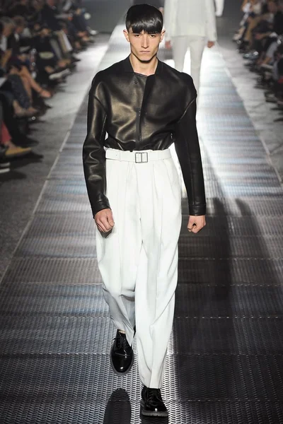 Look 5